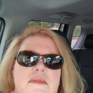 Meet your Posher, Vicky